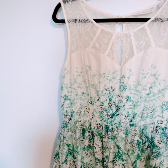 LC Lauren Conrad cream fit and flare dress with green floral pattern and lace de - Picture 3 of 6